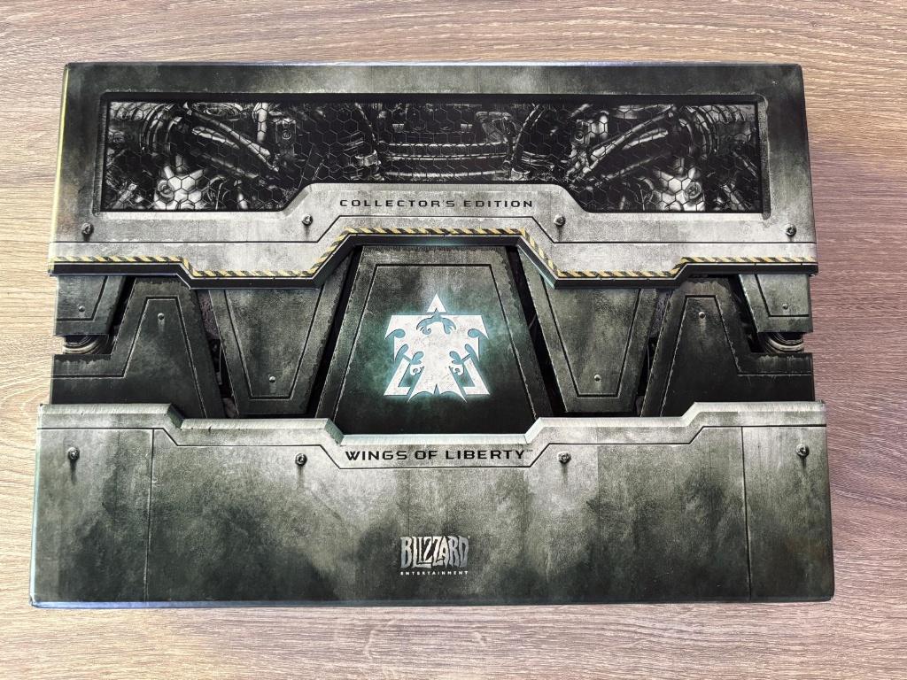 StarCraft 2 - Wings of Liberty - Collecor's Edition, 1 joueur, Enlèvement, Utilisé, Stratégie et Construction