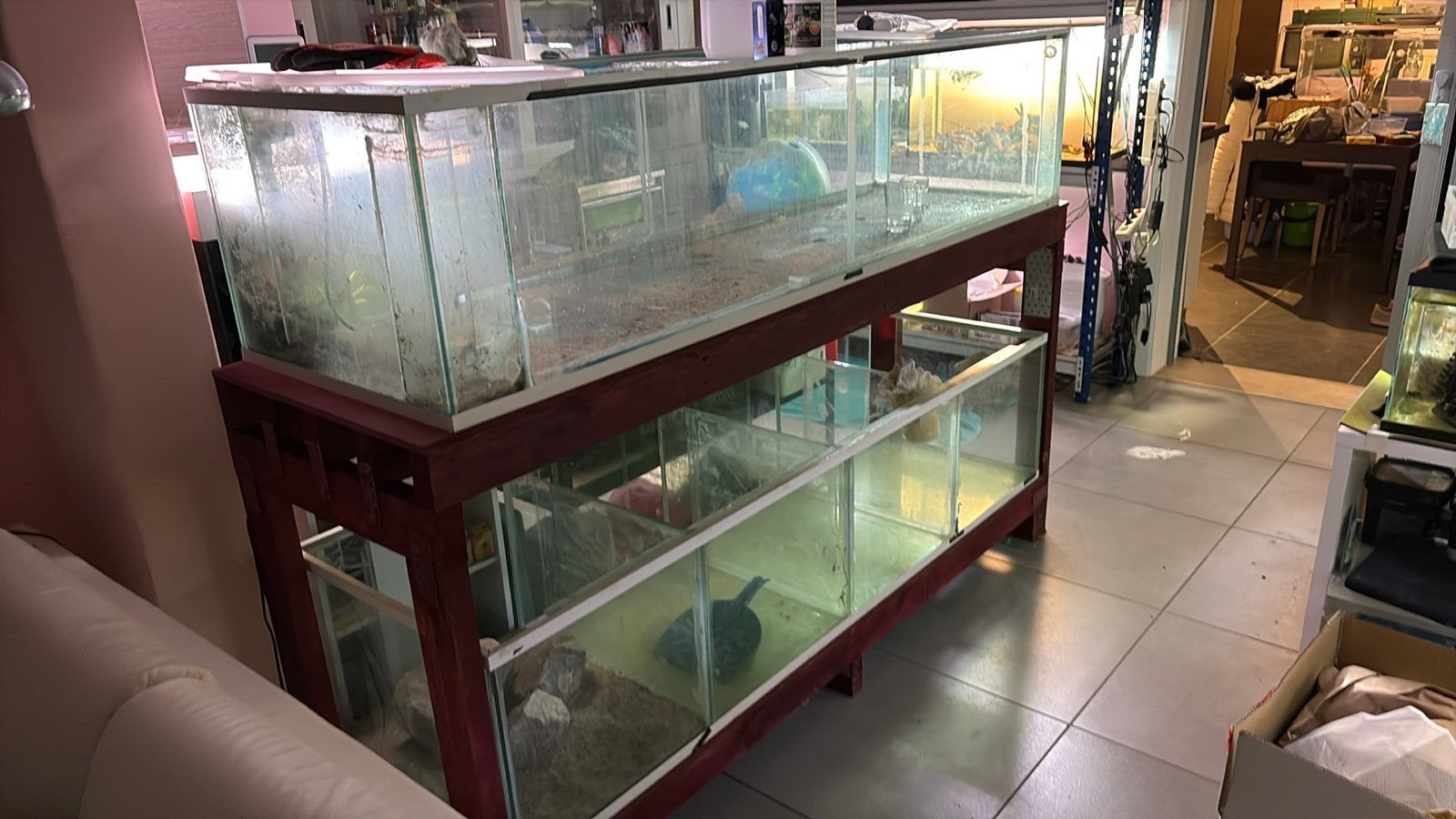 2 gratis aquariums met waterlek (ideaal voor terrariums), Enlèvement, Utilisé, Terrarium ou Paludarium