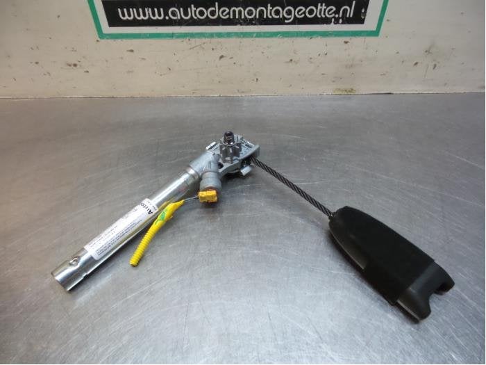 Tendeur de ceinture droit d'un Alfa Romeo Mito, -, 3 mois de garantie, Utilisé, Alfa Romeo
