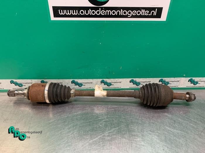 Aandrijfas links-voor van een Renault Clio (Clio 3 06-), Gebruikt, -, Renault, -