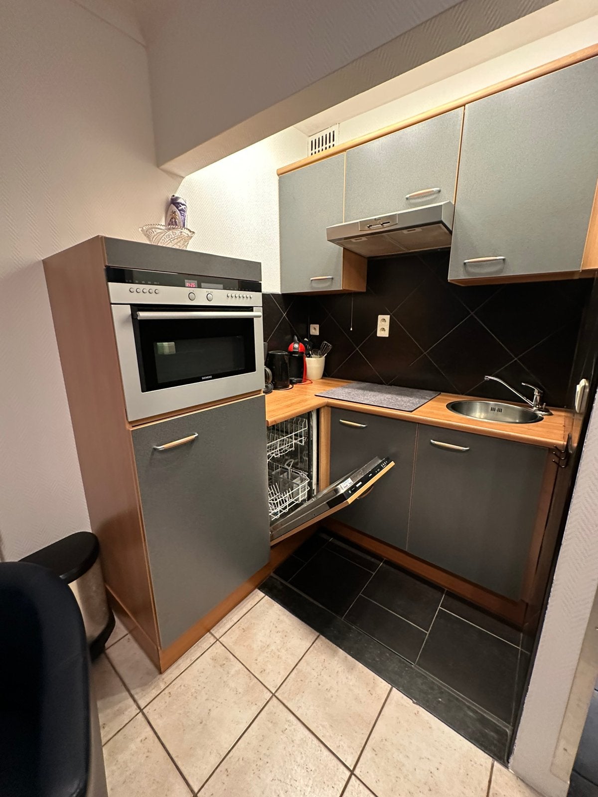 Blijkbaar te koop, Provincie West-Vlaanderen, 1 kamers, B, Studio
