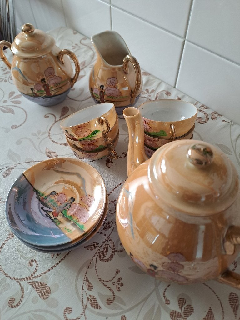theeservies, Ophalen