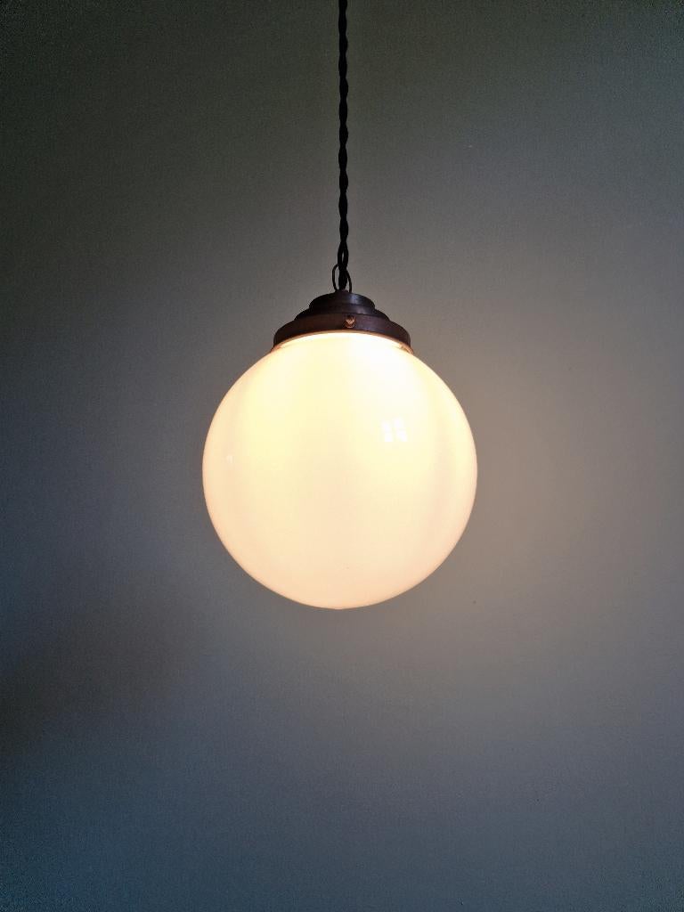 Art Deco-hanglamp in witte opaline van Val Saint-Lambert, Antiek en Kunst, Ophalen of Verzenden