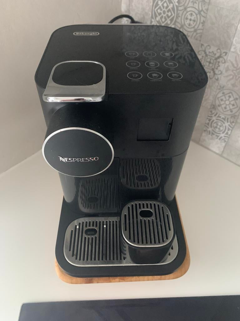 Machine a café Nespresso Delonghi, Ophalen, Gebruikt, Espresso apparaat, Koffiepads en cups