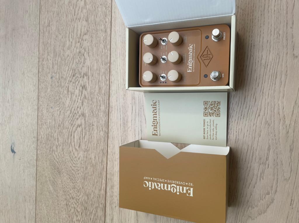 Uafx Enigmatic ‘82, Musique & Instruments, Effets, Enlèvement ou Envoi, Neuf, Distortion, Overdrive ou Fuzz