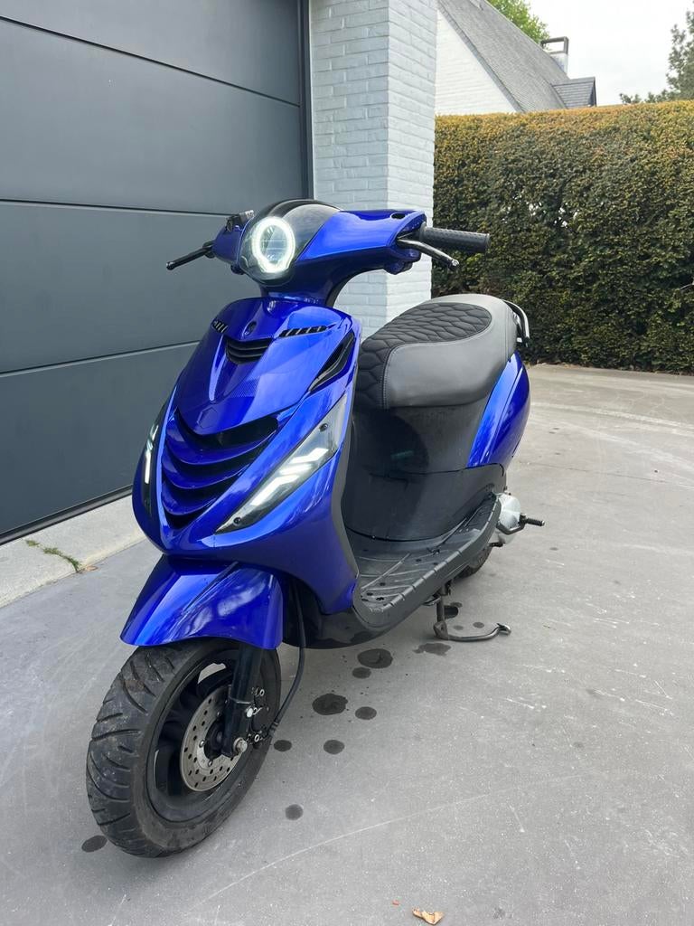 Piaggio zip 2T/50 cc, Fietsen en Brommers, Ophalen, Zip, Klasse B (45 km/u), Zo goed als nieuw