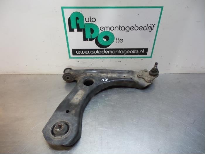Bras de suspension avant droit d'un Seat Ibiza (Ibiza 08-), -, 3 mois de garantie, Utilisé, -