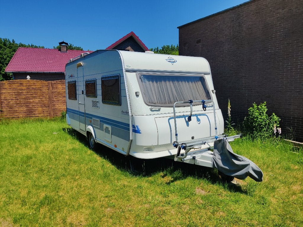 Caravan Hobby 450, Vast bed, Hobby, Particulier, 6 tot 7 meter
