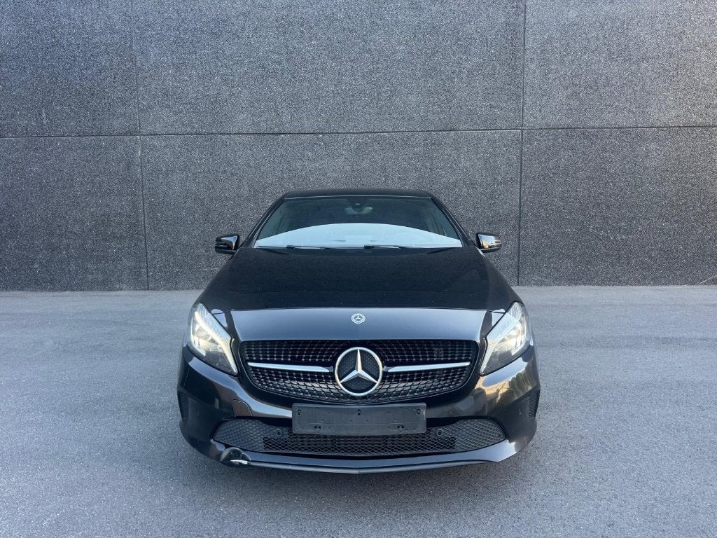 Mercedes-Benz A160 Automatique 2017 | CarPlay |, Euro 6, Entreprise, Noir, 5 portes