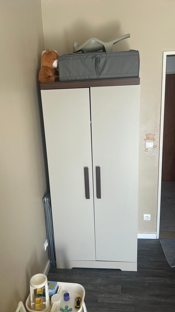 Kast en baby commodes, Kinderen en Baby's, Kinderkamer | Commodes en Kasten, Ophalen, Zo goed als nieuw, Kast