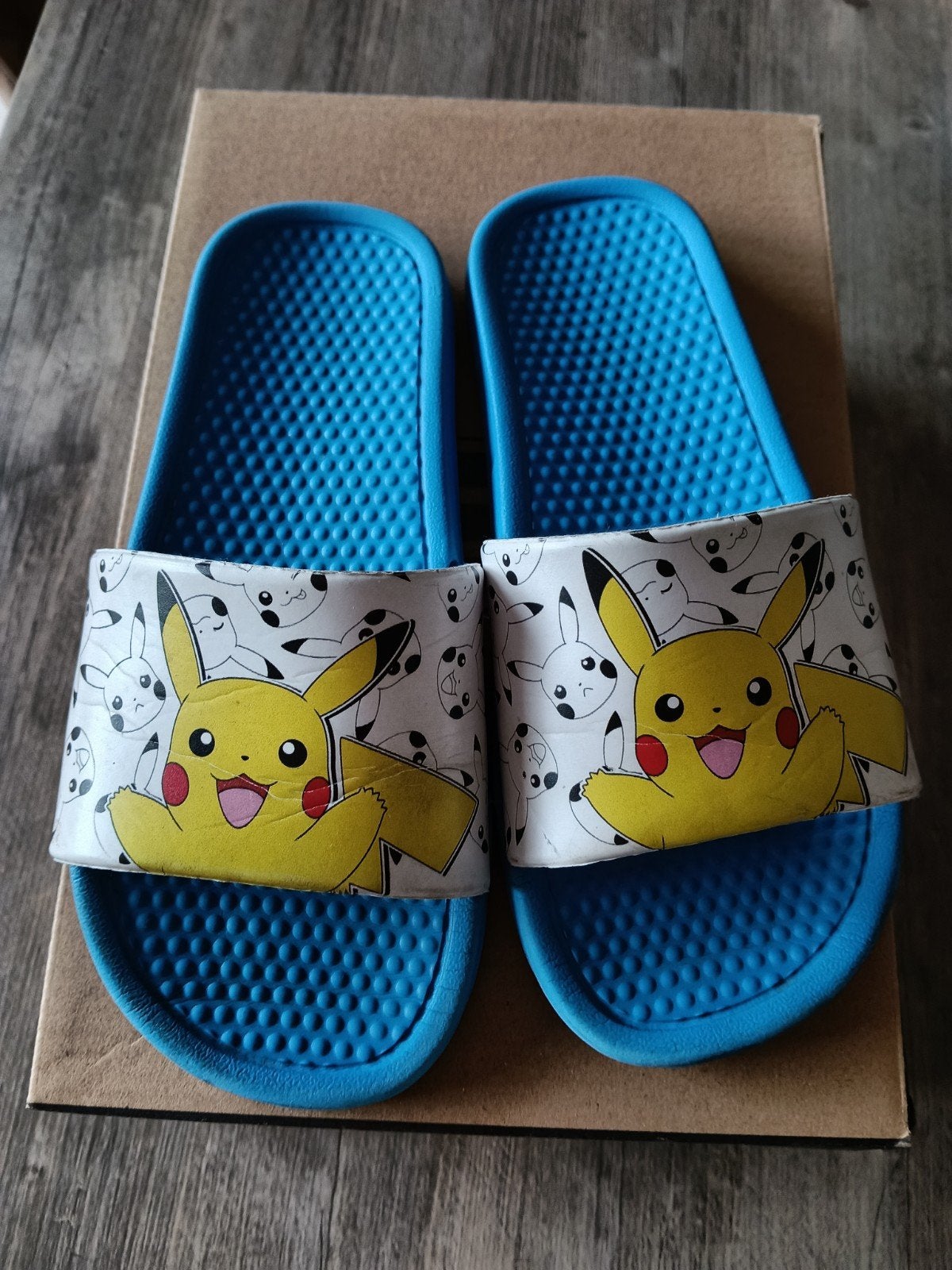 slippers Pokémon (maat 34), Garçon ou Fille, Pokemon, Enlèvement, Utilisé