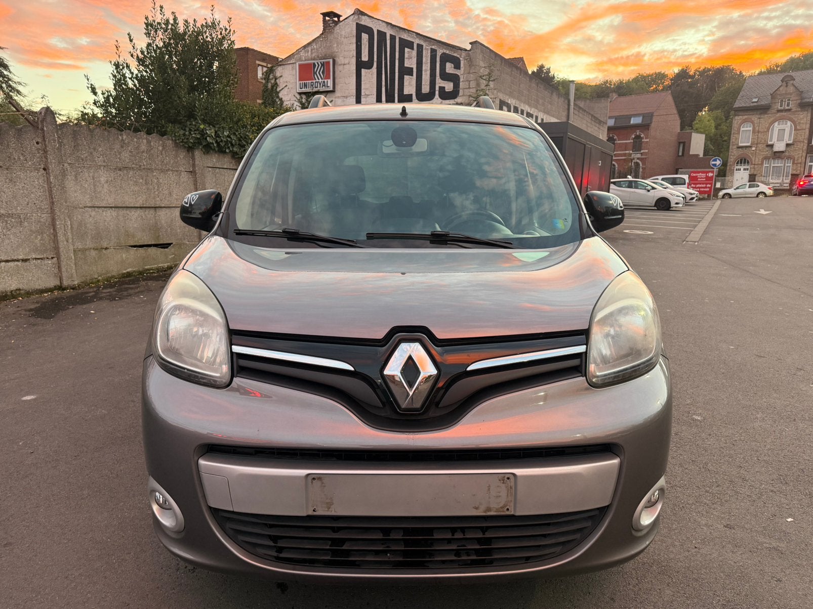 Renault kangoo 1.5 diesel, Argent ou Gris, Euro 6, Entreprise, https://public.car-pass.be/vhr/950be39f-b74b-4c0e-ab0e-bcee490e7ccc