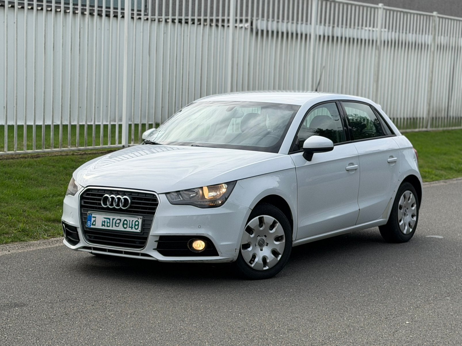 Audi A1 1.4 Benzine 253.000km Start rijd goed, Auto's, Euro 5, Berline, 5 deurs, Particulier