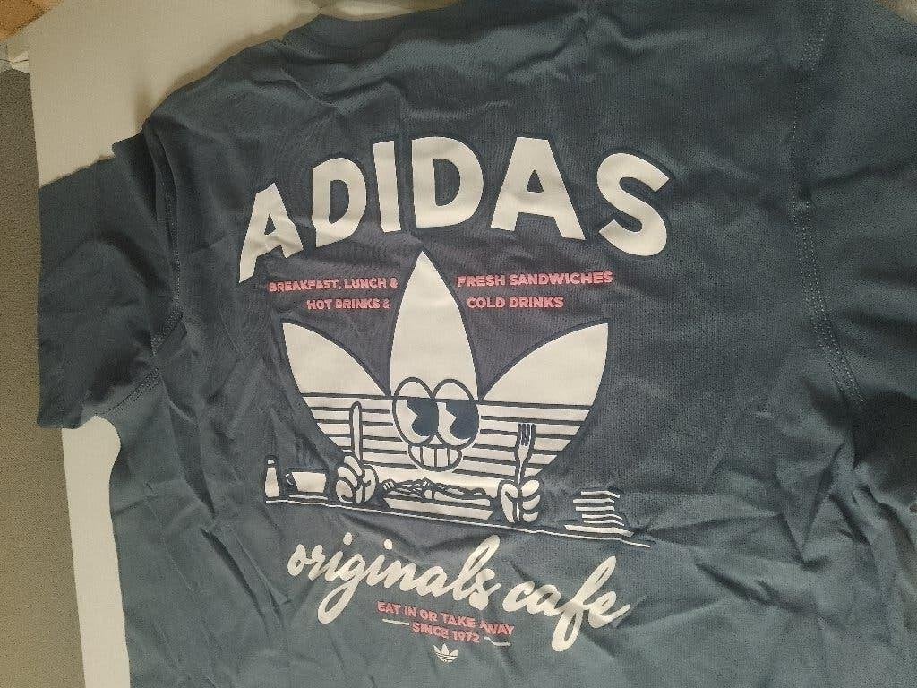 nieuw XL adidas t-shirt front en back print in verpakking, Vêtements | Hommes, T-shirts, Neuf, Autres couleurs, Taille 56/58 (XL)