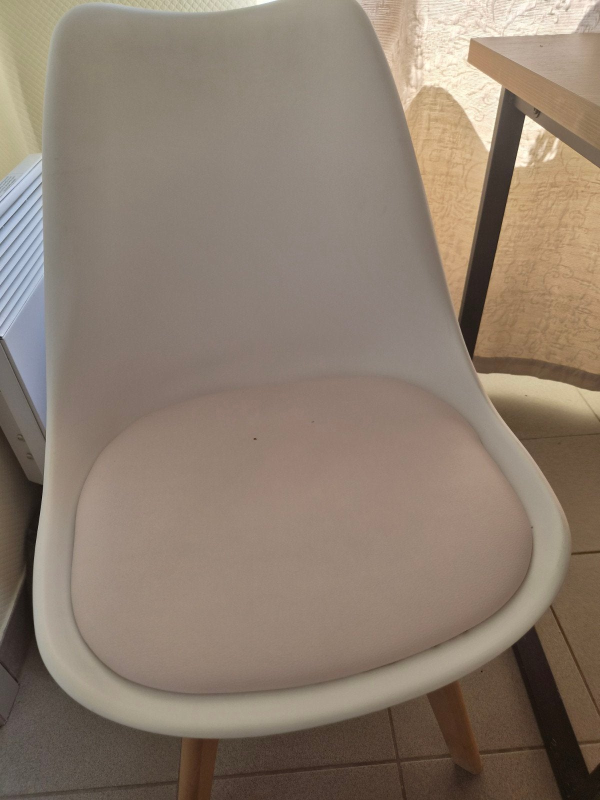 Eettafel met 2 witte stoelen, Huis en Inrichting, Ophalen of Verzenden
