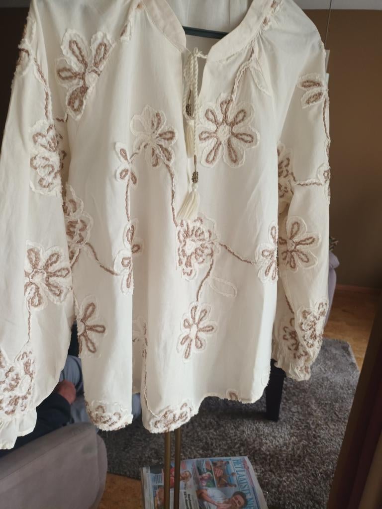 nouvelle blouse  originale, Enlèvement ou Envoi, Taille 42/44 (L)