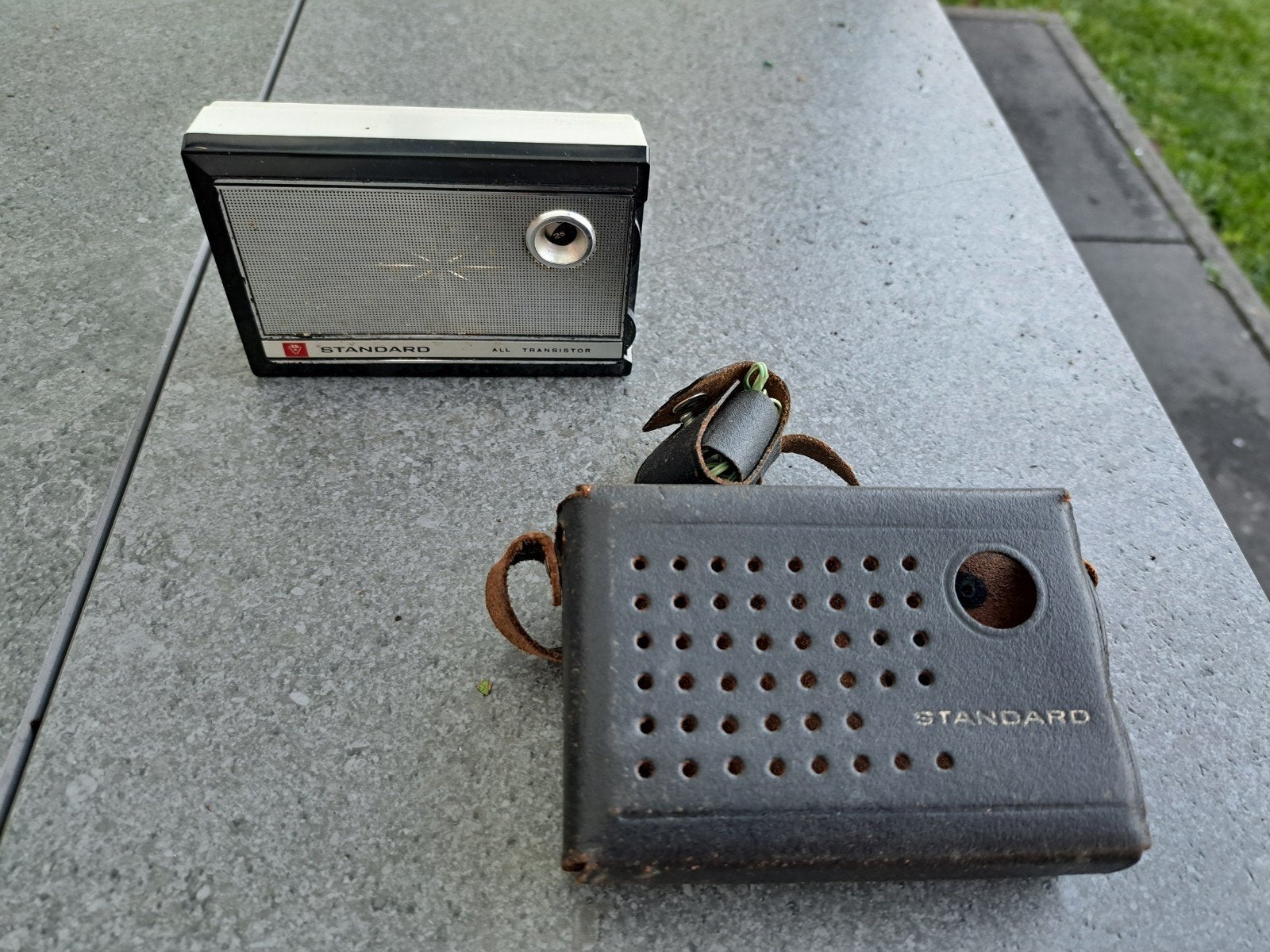 SR-F408L Standaard vintage transistor met behuizing, Ophalen of Verzenden, Radio