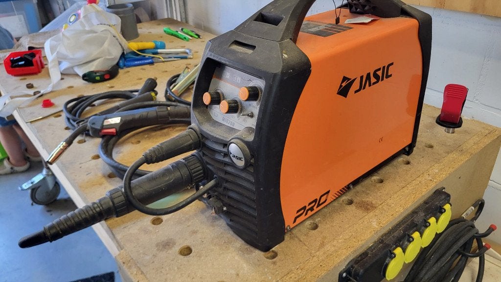 Jasic MIG 200 lasmachine met toebehoren, Doe-het-zelf en Bouw, Gereedschap | Lasapparaten, Ophalen, Gebruikt, 150 tot 250 ampère