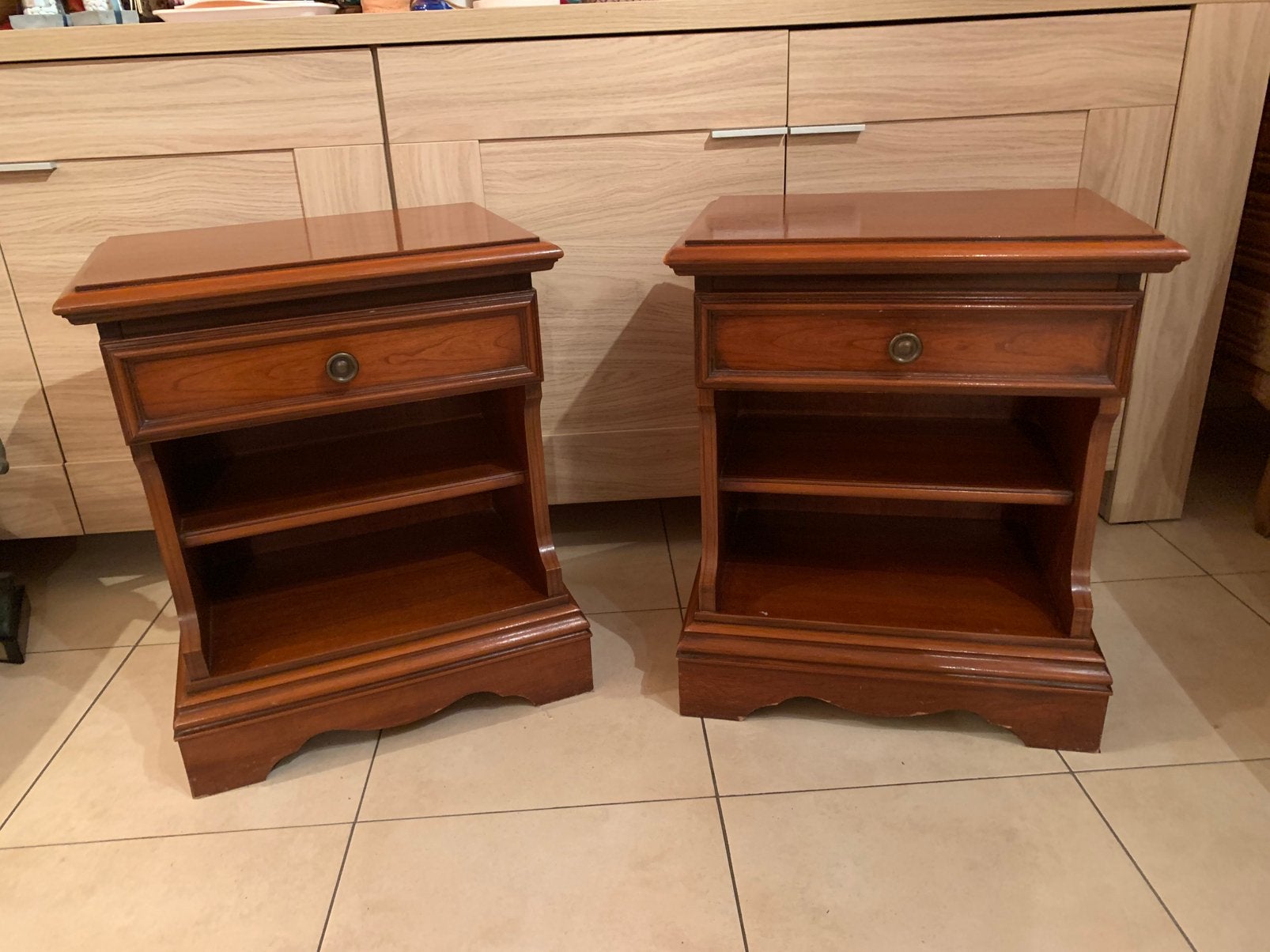 Tables de chevet en bois massif, 45 à 65 cm, Enlèvement, Utilisé, 55 à 70 cm