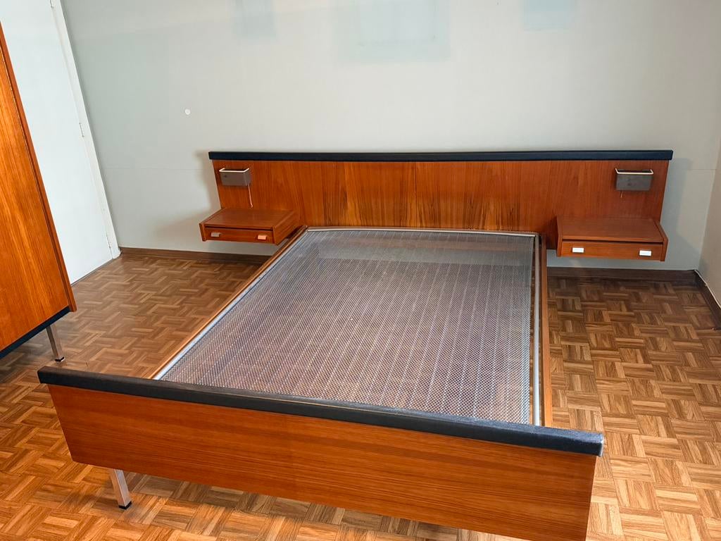 Lit, tête de lit avec tables de chevet et lampes intégrées, Maison & Meubles, 140 cm, Brun, Enlèvement, Utilisé