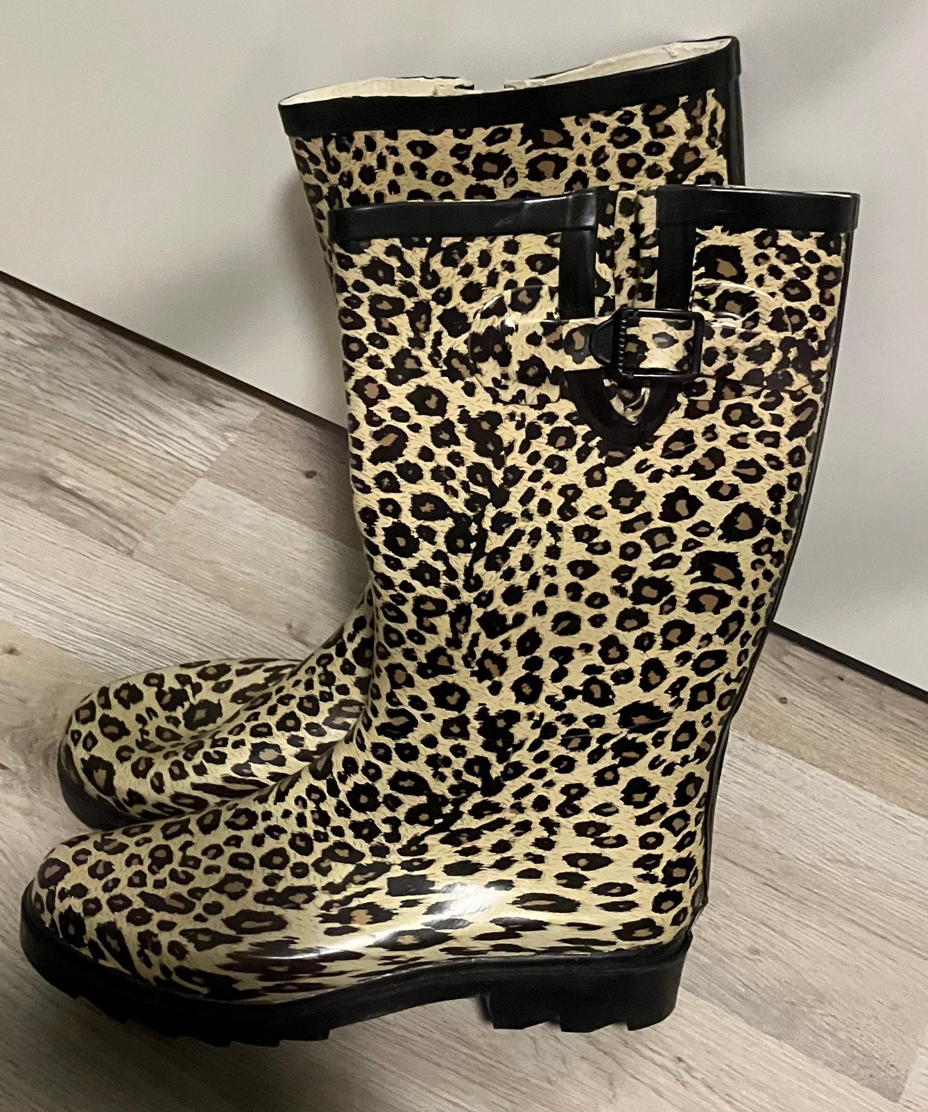 NIEUWE REGENLAARZEN, waterdicht uiteraard maat 40 , mooi!, Vêtements | Femmes, Chaussures, Neuf, Bottes de pluie, Enlèvement ou Envoi