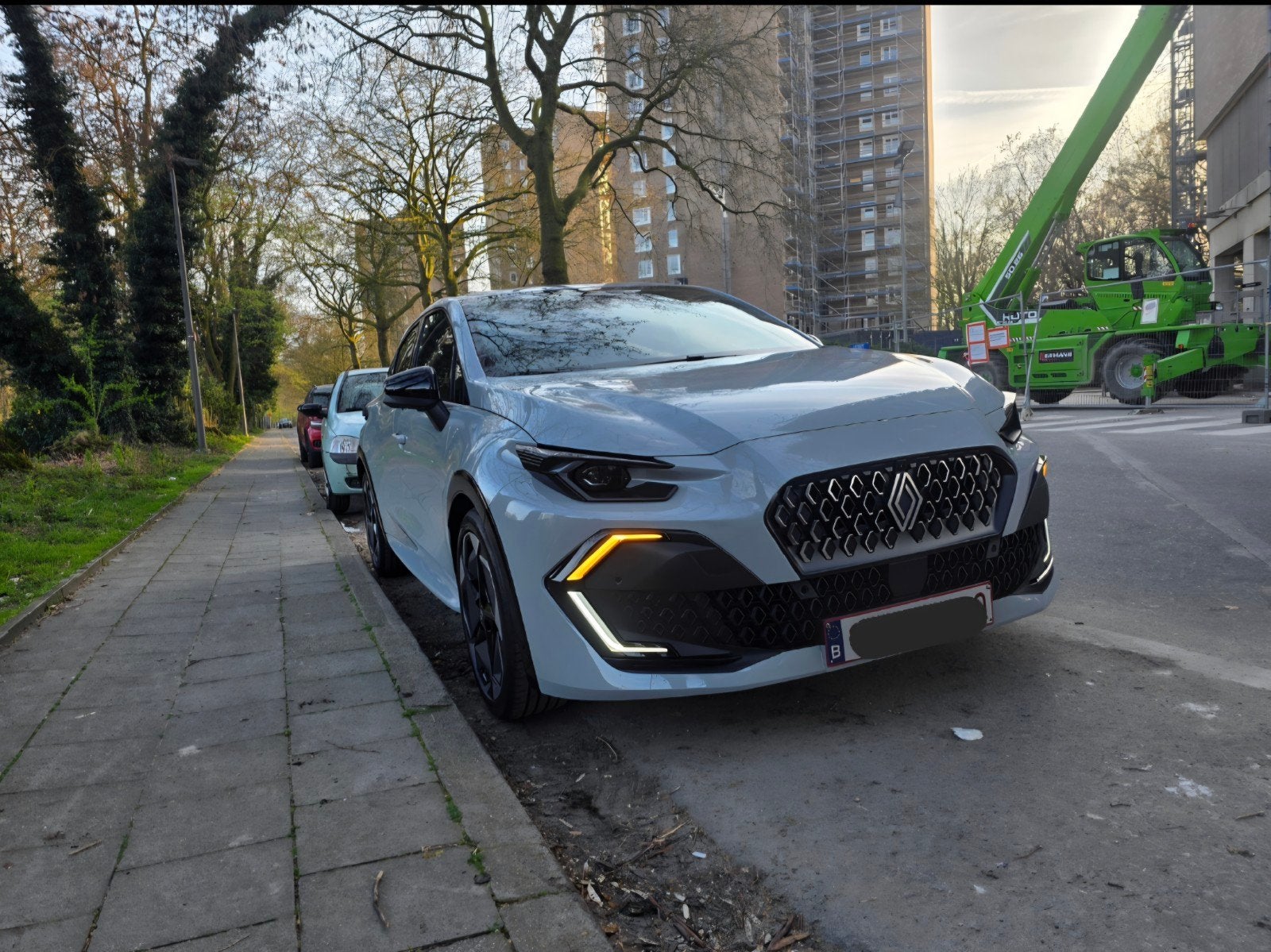 Renault Clio 6 full hybride, Automaat, Elektronische parkeerrem, Te koop, Clio