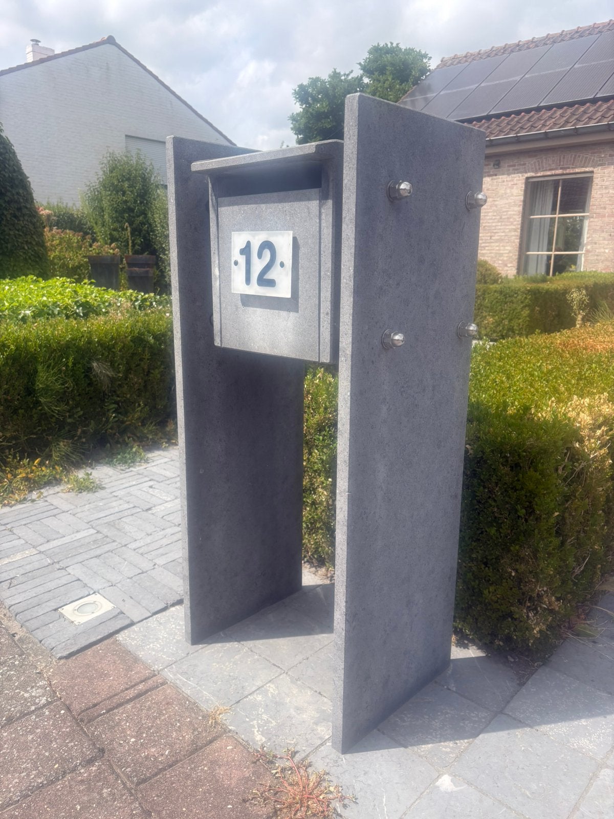 Arduinen brievenbus, Tuin en Terras, Brievenbussen, Ophalen, Gebruikt, Hardsteen, Staande brievenbus