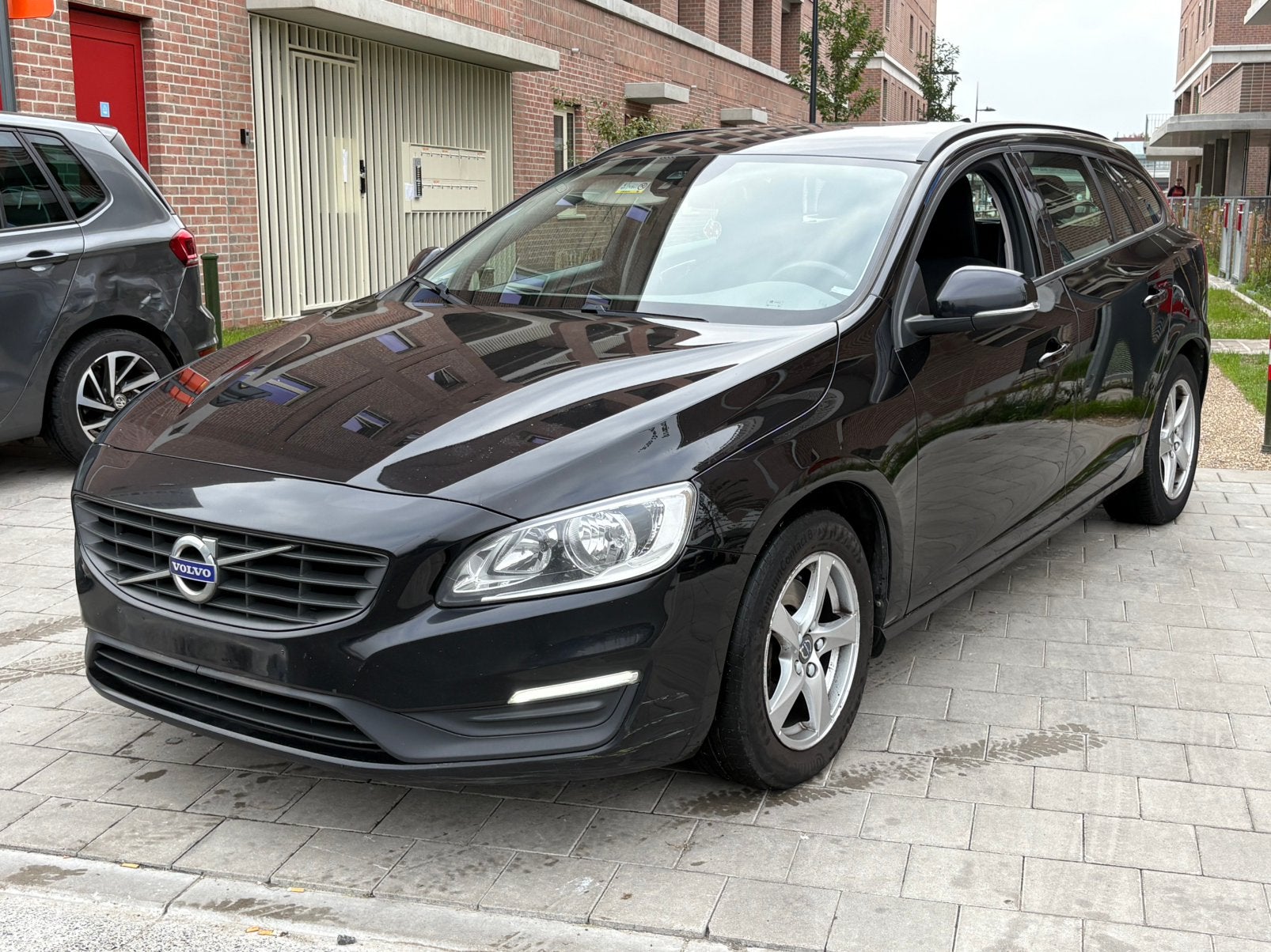 Volvo V60 ~2017/11~2.0D~225.000km~, Autos, Achat, Euro 6, Entreprise, Entretenue par le concessionnaire