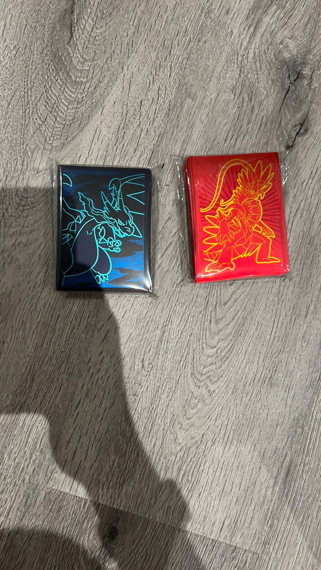 Pochette cartes Pokémon dracaufeu et koraidon, Enlèvement, Neuf