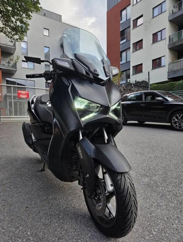 Yamaha XMAX 125 Tech MAX Full Black – État proche du neuf, Scooter, ABS, Neuf, Particulier