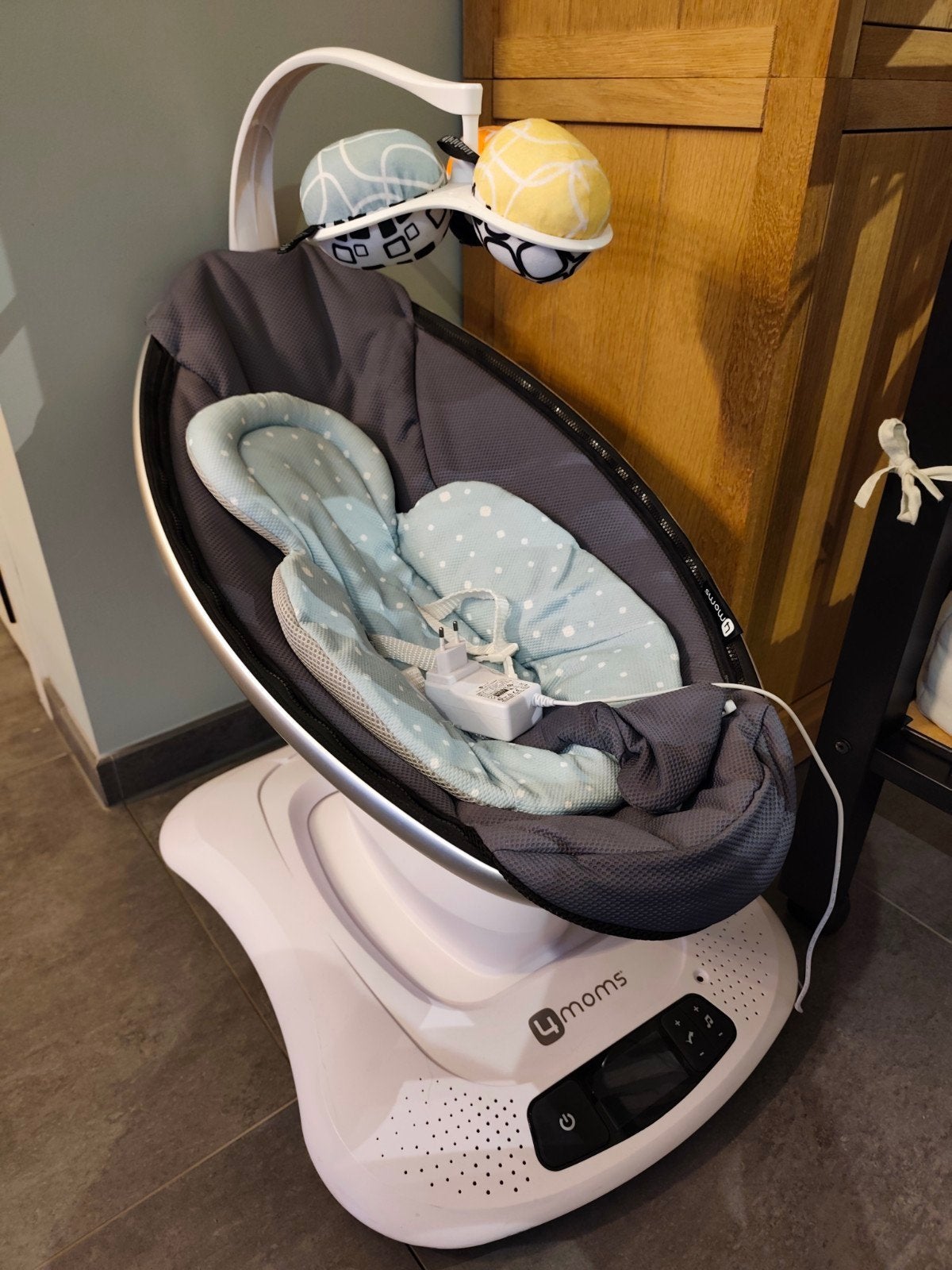 4 moms mamaroo 4, Enfants & Bébés, Enlèvement, Siège de balançoire