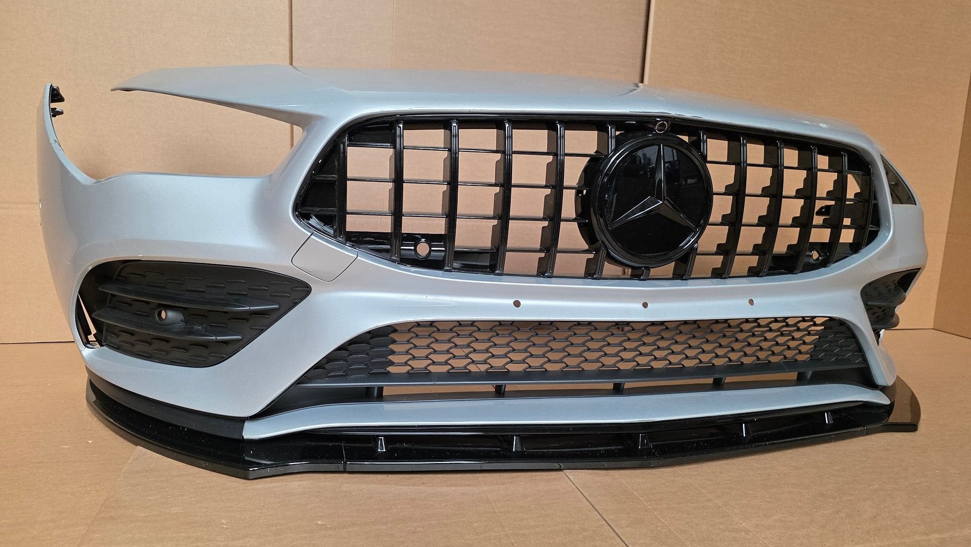 Voorbumper Mercedes Cla Klasse W118 AMG Line 6xPDC Bumper Or, Gebruikt, -, Voor, Ophalen of Verzenden