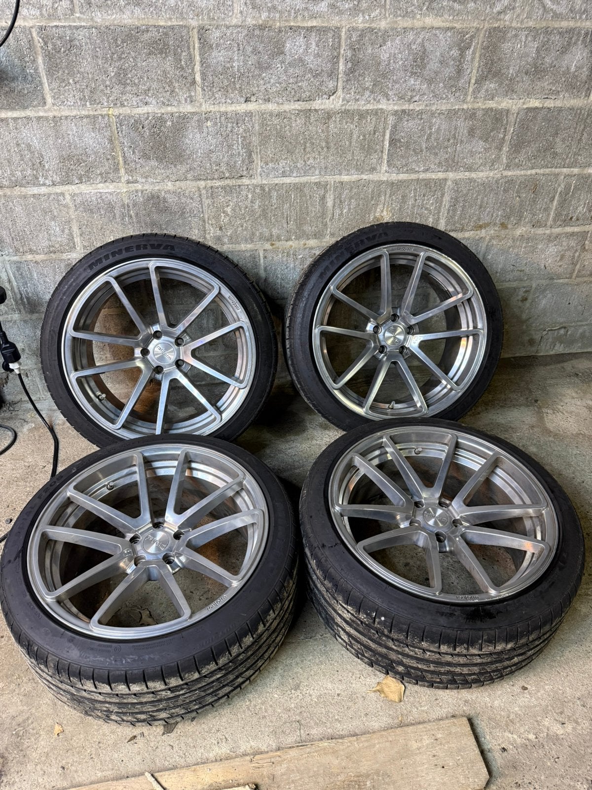 Rotiform hoogglanz verdicht 20x10J met nieuwe banden, Ophalen, 20 inch, Band(en)