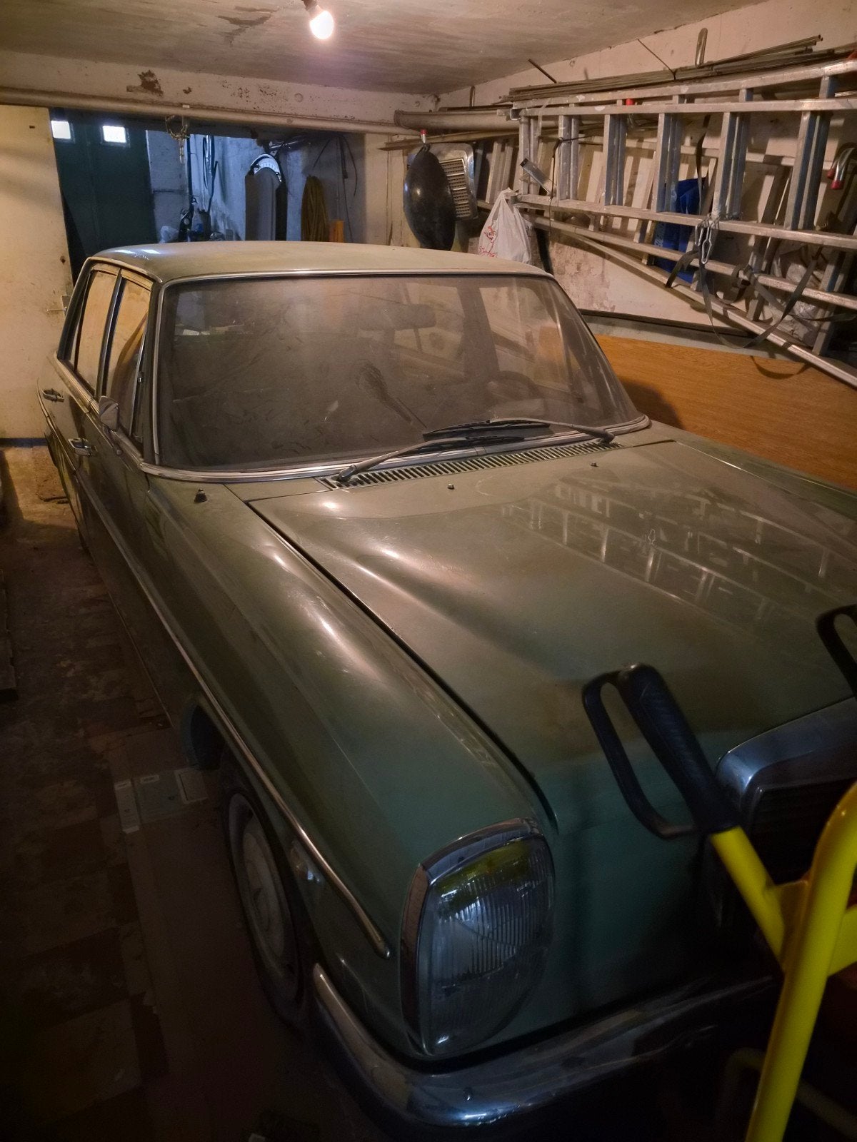 mercedes w115 bar8 220d, Cuir, Achat, Série 200, 4 portes
