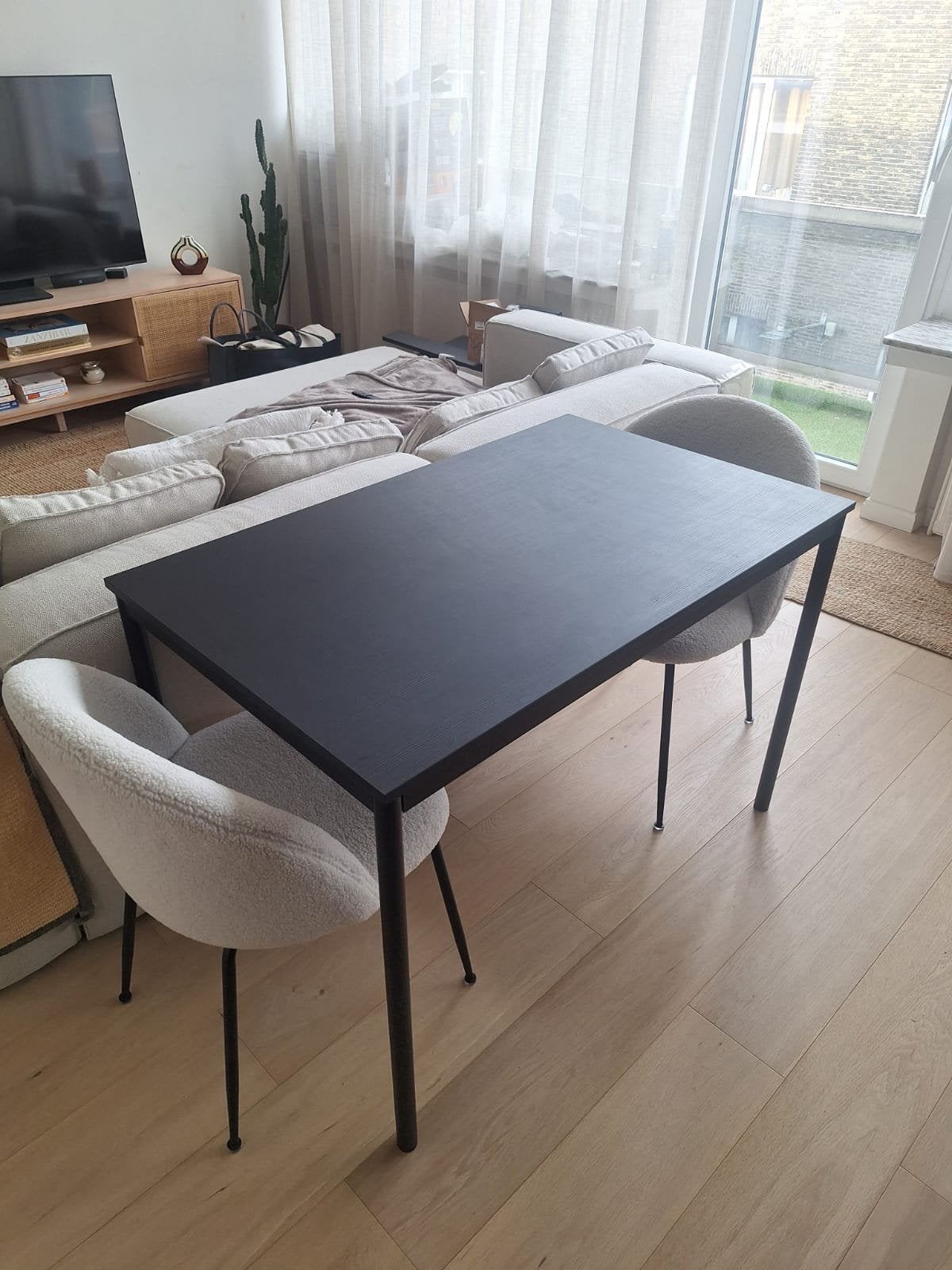 Table noire IKEA comme neuve, Maison & Meubles, Enlèvement, Comme neuf