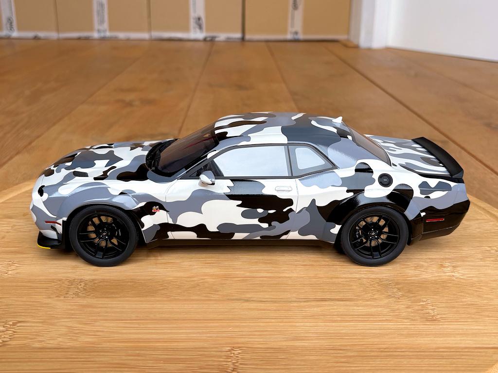 Dodge Challenger Camouflage 1:18 GT Spirit GT831 nieuw 504st, Ophalen of Verzenden, Nieuw, Auto, Overige merken