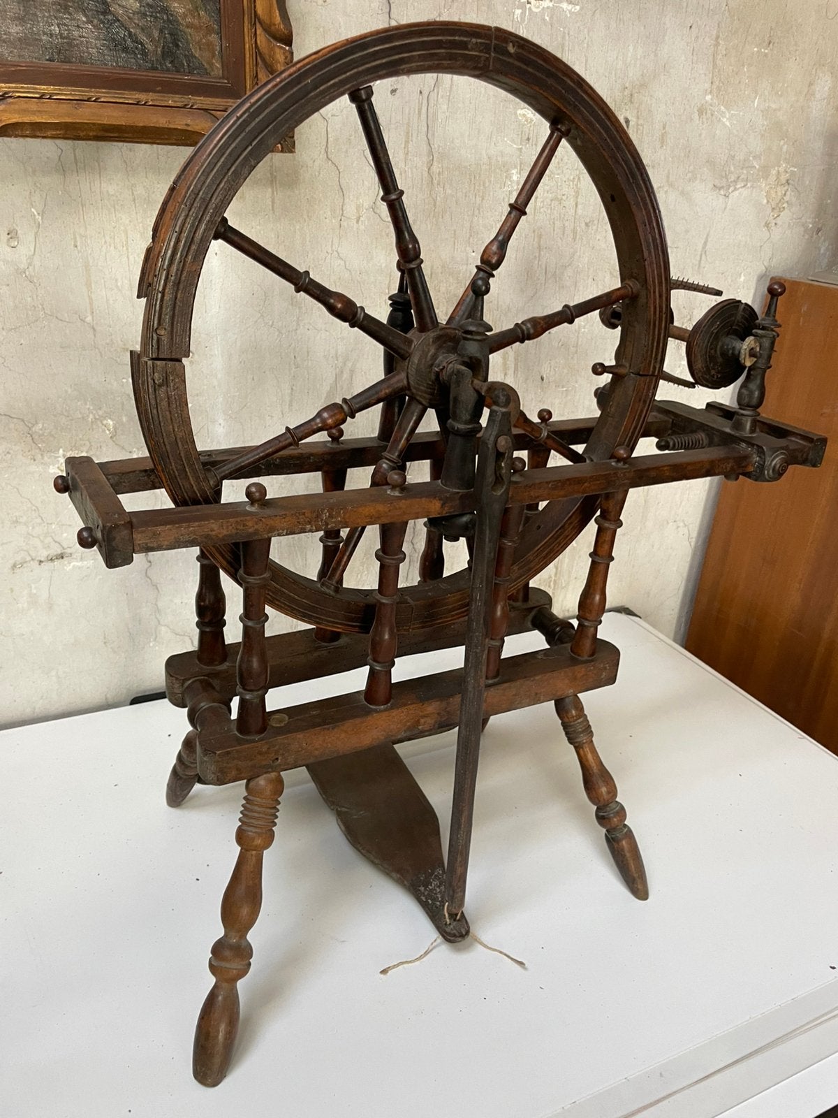 Rouet a filer ancien decoratif et fonctionnel, Enlèvement, Utilisé, Rouet