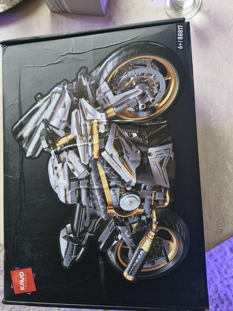 Lego:Limited Edition S 1000 RR |2046pcs, Hobby en Vrije tijd, Modelbouw | Auto's en Voertuigen, Zo goed als nieuw, Overige typen