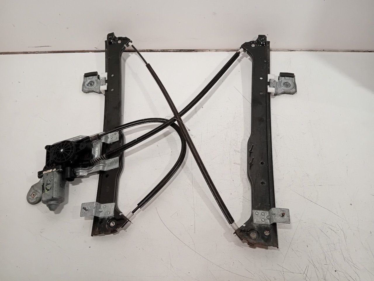 Raammechaniek elektrisch rechts achter GMC Sierra, Onderdelen@venauto.nl, Van der Ven Autorecycling B.V., Ettenseweg 76, 4706 PB Roosendaal, The Netherlands