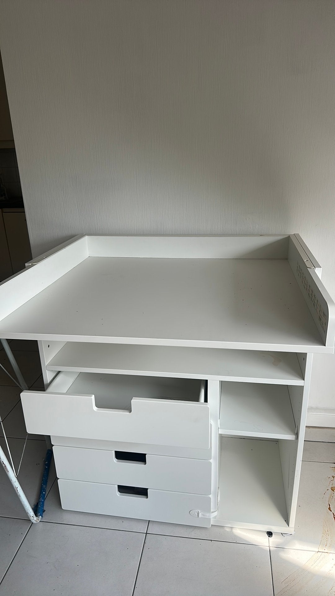 Table a langer, Enfants & Bébés, Chambre d'enfant | Commodes & Armoires, Enlèvement, Comme neuf