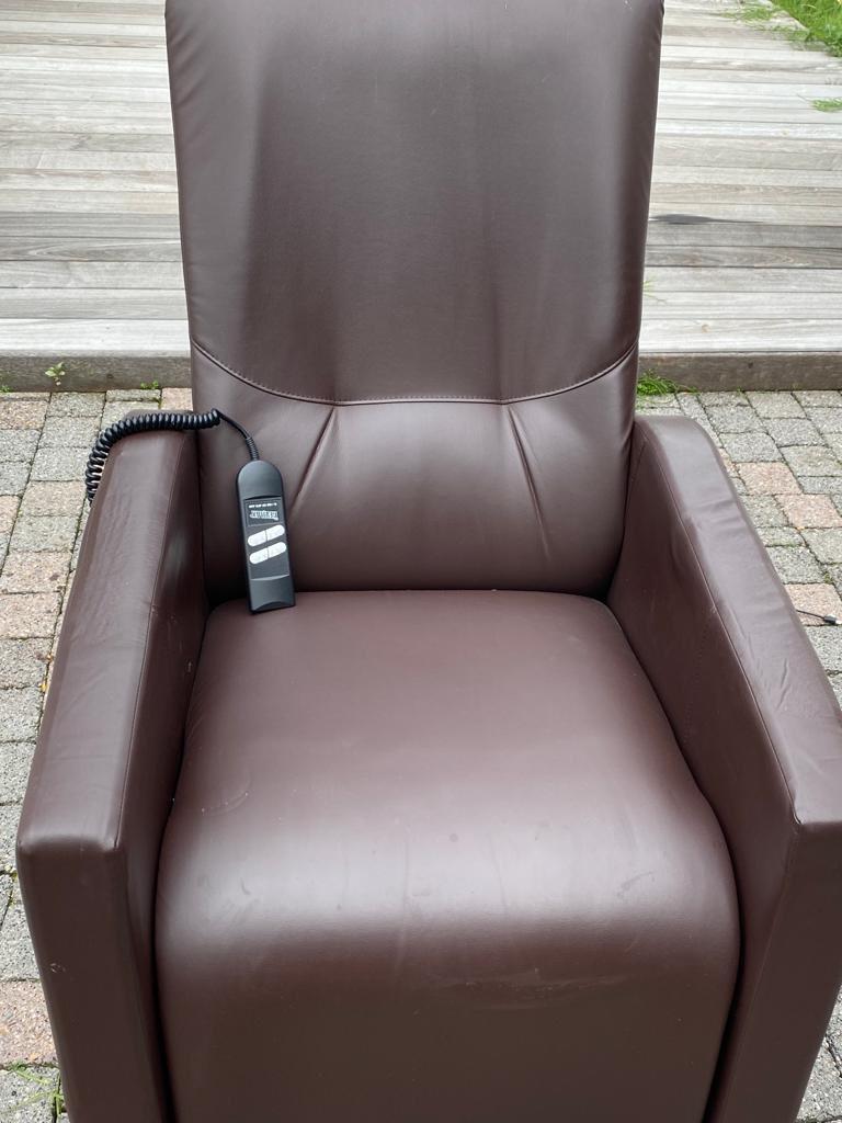 Elektrische relaxzetel, Huis en Inrichting, Fauteuils, Ophalen, Zo goed als nieuw, Leer