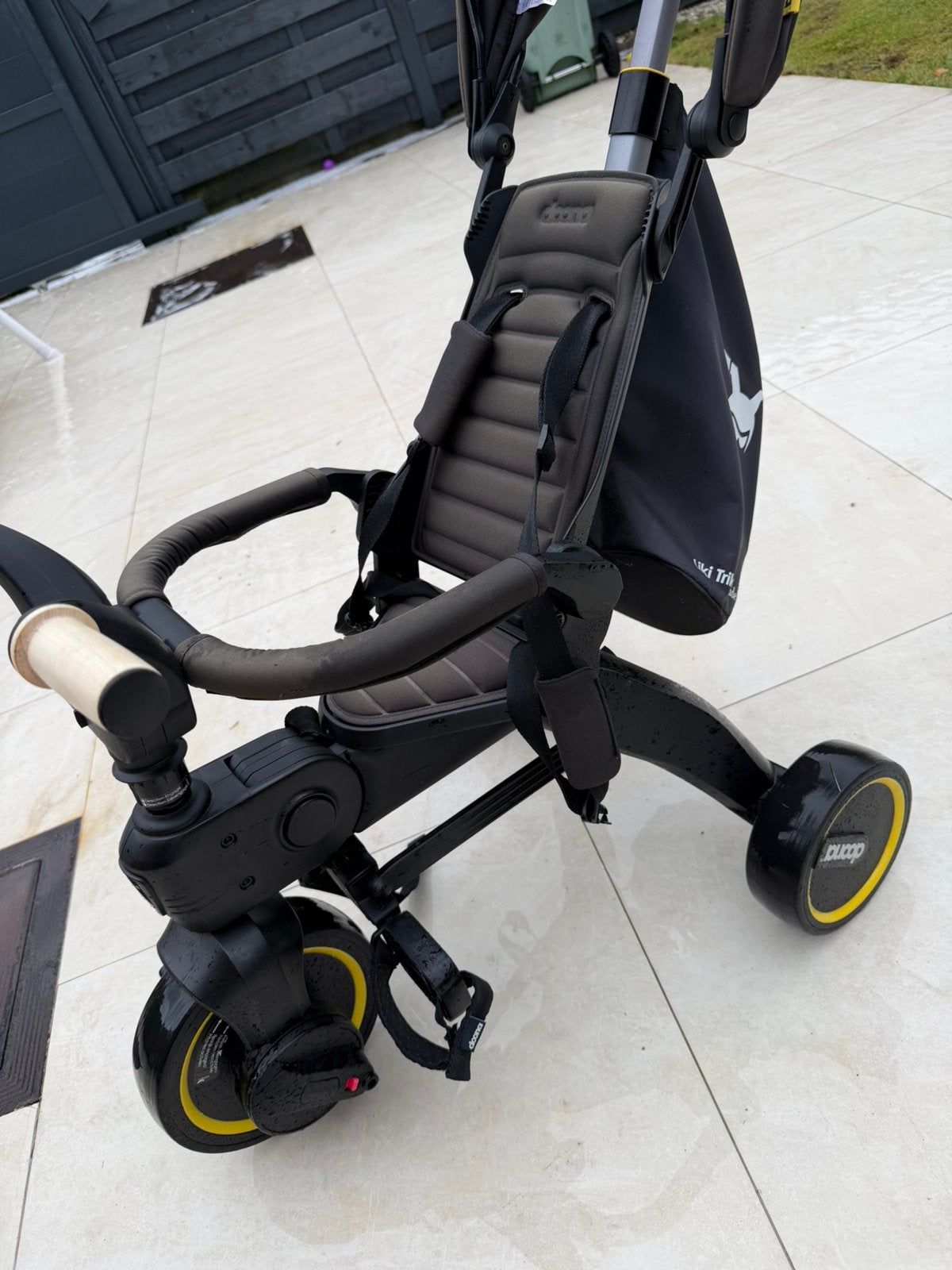 Trike Doona Liki S5 Deluxe Nitro noir, Enlèvement, Comme neuf, Vélo d'équilibre