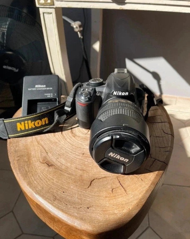 Nikon D3100 avec objectif 18-105 mm, en parfait état, TV, Hi-fi & Vidéo, Comme neuf, Nikon, Reflex miroir, Carte mémoire