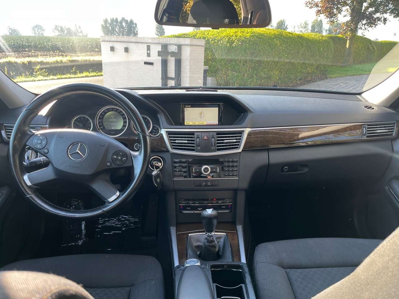 Mercedes-Benz E 200 CDI BE/121400km/Navi/Cruise/Pdc/Clima/H, Auto's, Zwart, 4 cilinders, Bedrijf, Parkeersensor