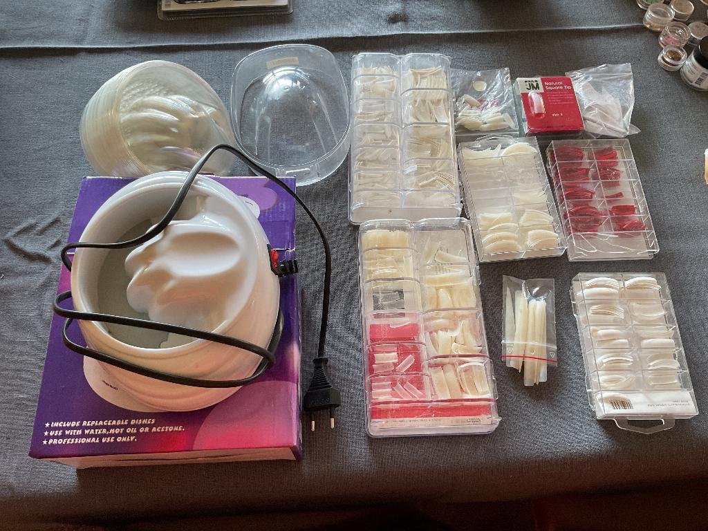 Restanten nagelstylist, Enlèvement