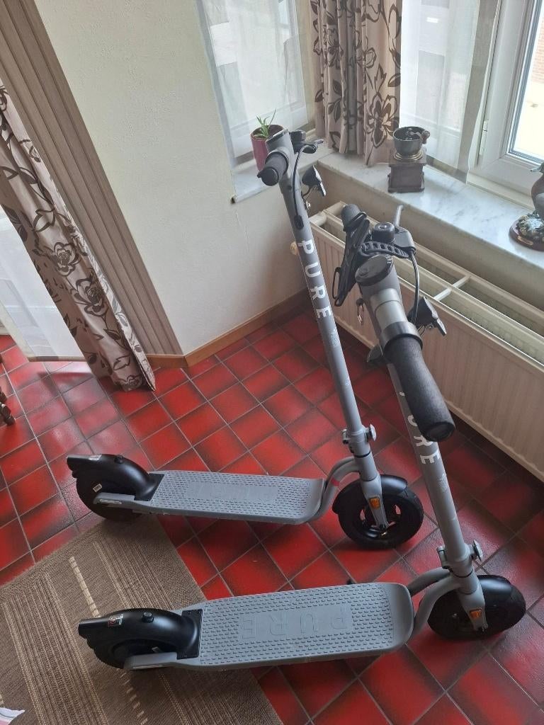 2x PURE Air Electric Scooter (2e generatie) zeer goede staat, Fietsen en Brommers, Steps, Ophalen, Gebruikt, Elektrische step (E-scooter)