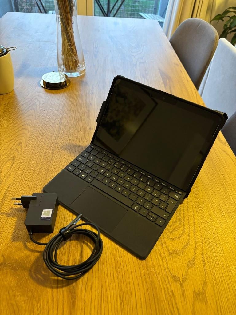 Microsoft Surface Go 2 - 128 GB, 8 GB, Moins de 2 Ghz, 10 pouces ou moins, SSD
