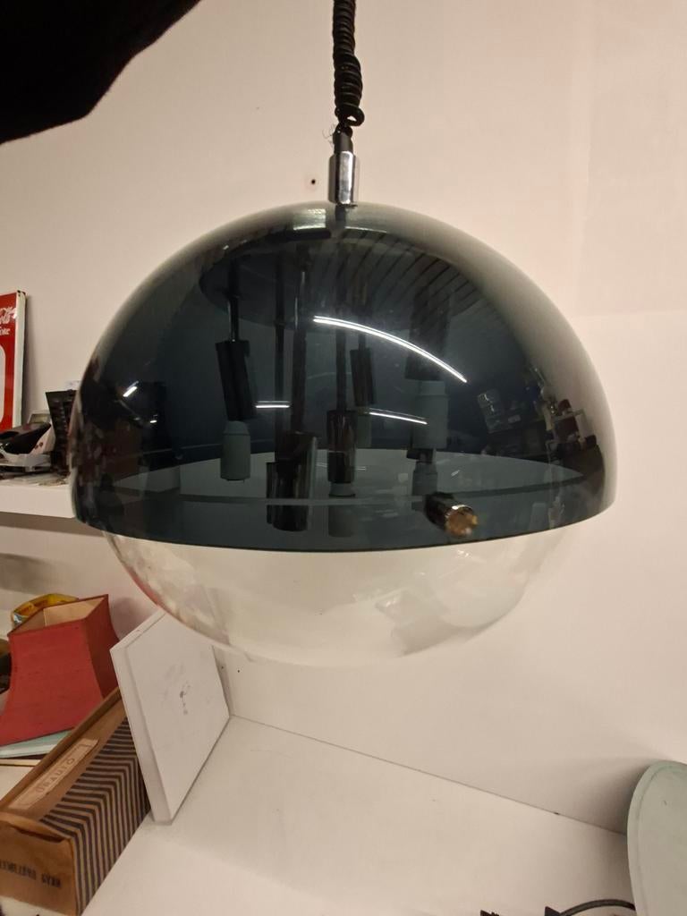 Space age lamp, Enlèvement