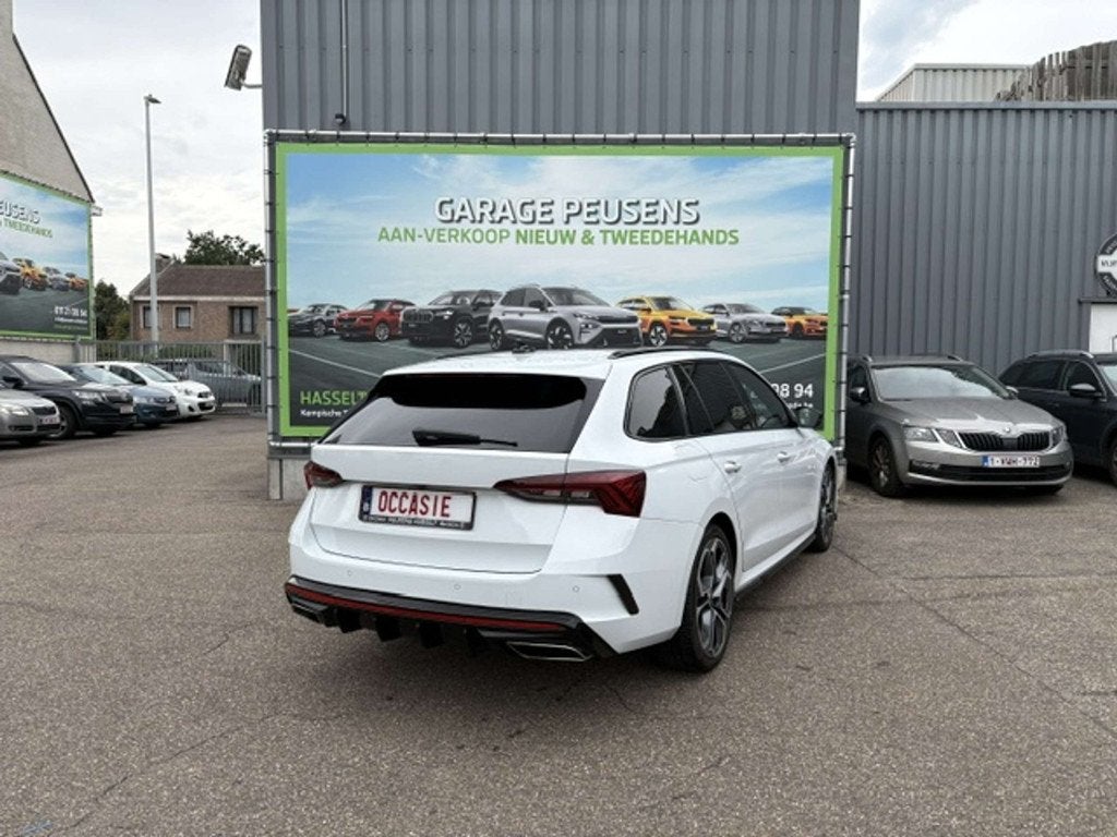 Skoda Octavia RS 2.0 DSG (bj 2023, automaat), Auto's, Automaat, 245 pk, Stof, Gebruikt