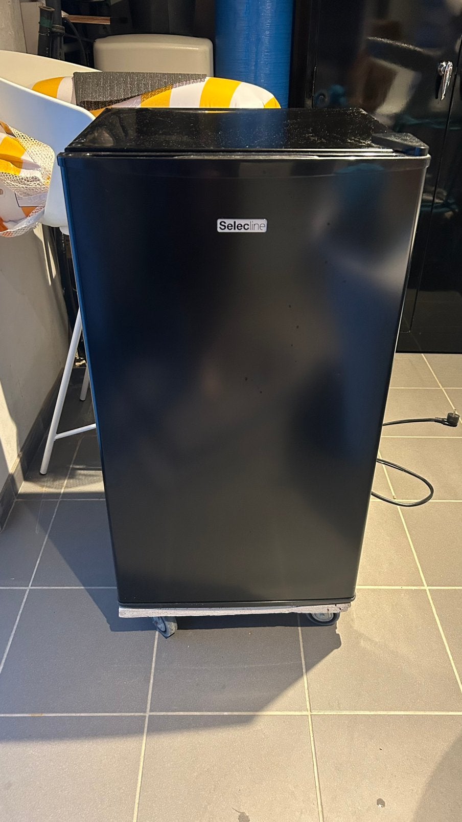 Koelkast met kleine diepvries, Elektronische apparatuur, Minder dan 45 cm, Met vriesvak, Ophalen, 85 tot 120 cm